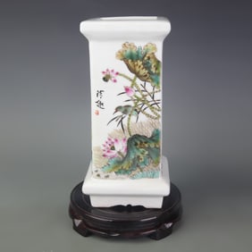 FAMILLE ROSE SQUARE VASE WITH FLORAL AND BIRD DECORATION
