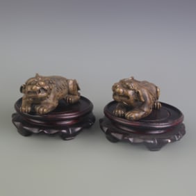 PAIR OF BRONZE PIXIU ORNAMENTS