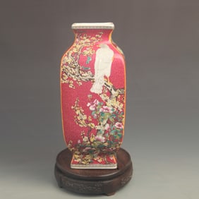 FAMILLE ROSE SQUARE VASE ON PURPLE-GROUND WITH FLORAL DECORATION