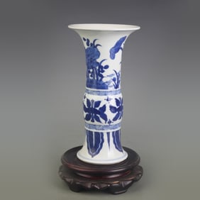 BLUE AND WHITE PORCELAIN VASE WITH FLORAL DECORATION