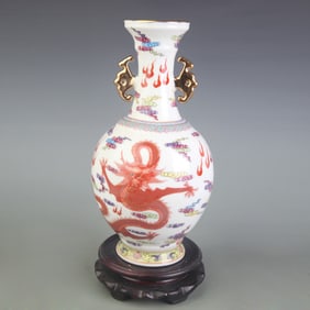 FAMILLE ROSE DRAGON-PATTERN DOUBLE-EARED PORCELAIN VASE