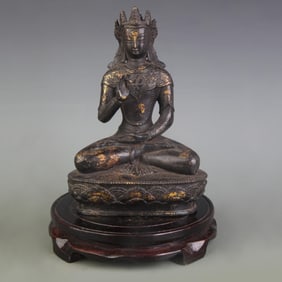 A FINE GILDED BRONZE BUDDHA STATUE