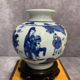 BLUE AND WHITE STORY PATTERN ROUND PORCELAIN VASE