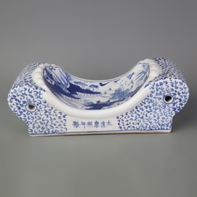 BLUE AND WHITE LANDSCAPE PATTERN PORCELAIN PILLOW