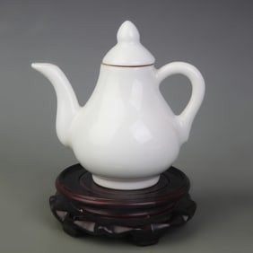 SWEET WHITE GLAZE INCISED DRAGON AND PHOENIX PATTERN TEAPOT