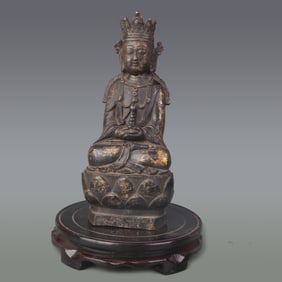 STATUE OF A GREAT CHINESE LEADER