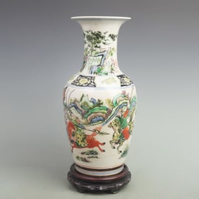 “THREE HEROES BATTLE LÜ BU?? DECORATIVE VASE