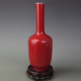 RED-GLAZED HU-SHAPED VASE