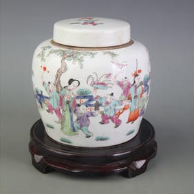 FAMILLE ROSE COLOR FIGURE PATTERN PORCELAIN TEA JAR