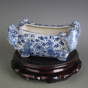 BLUE AND WHITE AUSPICIOUS BEAST FOUR-SIDED PORCELAIN BRUSH WASHER