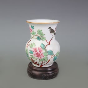FAMILLE ROSE GLAZED FLOWER PATTERN SPITTOON