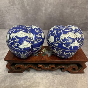 GROUP OF TWO BLUE AND WHITE BAT PATTERN PORCELAIN BOX