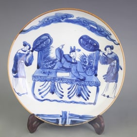 BLUE-AND-WHITE PORCELAIN PLATE WITH FIGURES