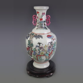 FAMILLE ROSE DOUBLE-EAR FIGURE PORCELAIN VASE
