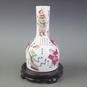 A FINE FAMILLE VERTE FIGURES PATTERN PORCELAIN VASE
