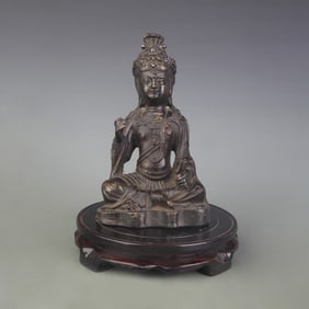 SEATED GUANYIN STATUE