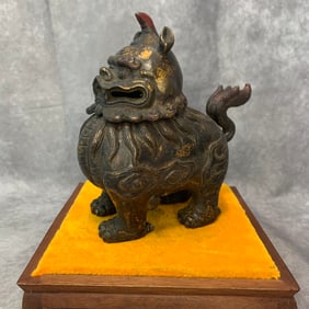 A FINE RUI SHOU STYLE BRONZE INCENSE CENSER