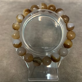 A FINE AGATE STONE MADE BRACELETS