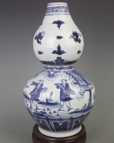 BLUE-AND-WHITE GOURD STYLE PORCELAIN VASE WITH STORY PATTERN