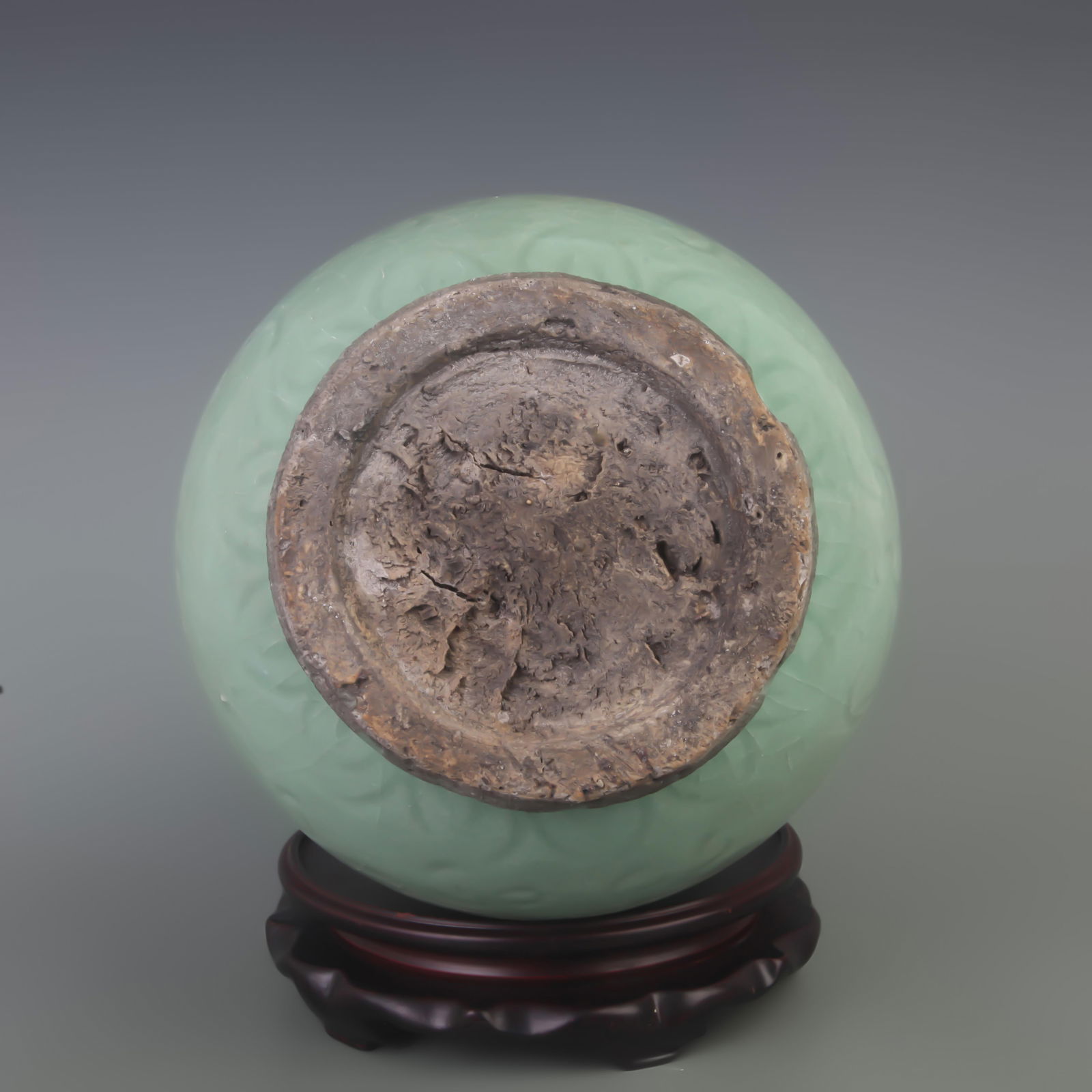 A LIGHT BLUE GLAZED FLOWER PATTERN CALABASH BOTTLE - 5