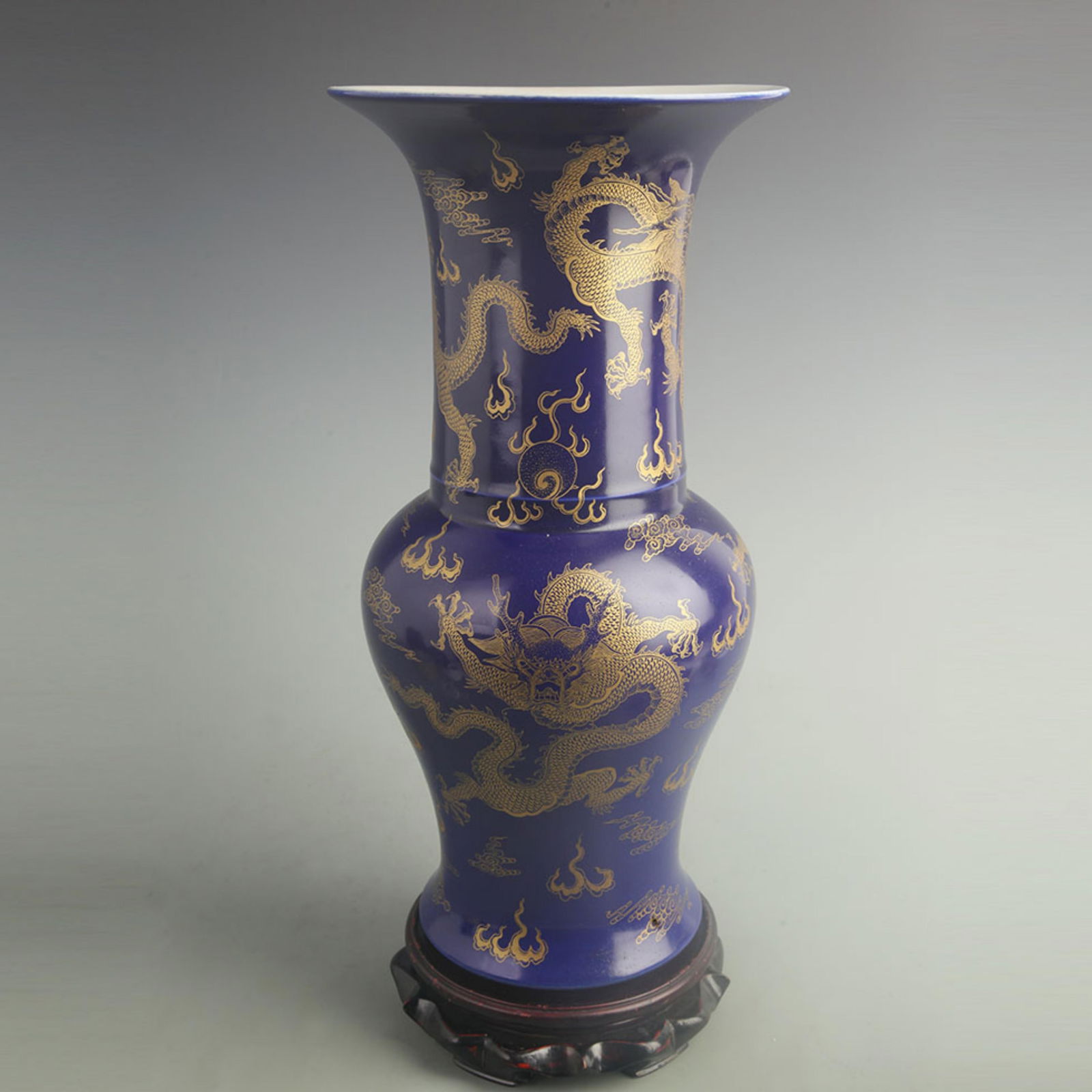 A FINE GILT BRONZE MANJUSRI BUDDHA STATUE: 19th Century; High: 8.20 inch; Width: 4.50 inch; Long: 6.80 inch;