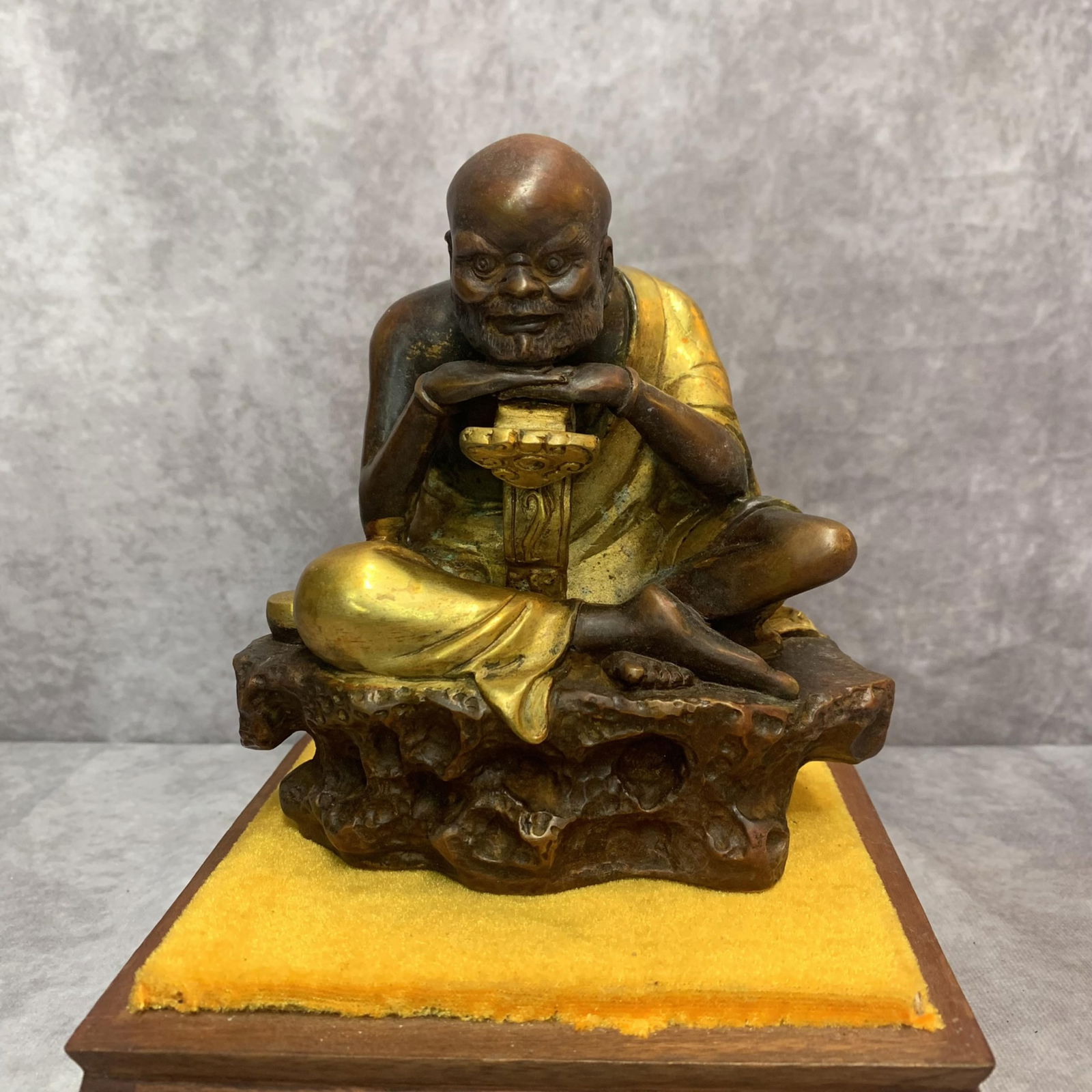 A FINE BRONZE LU HAN STATUE: 20th Century; High: 6.3 inch; Width: 5.6 inch; Long: 3.2 inch