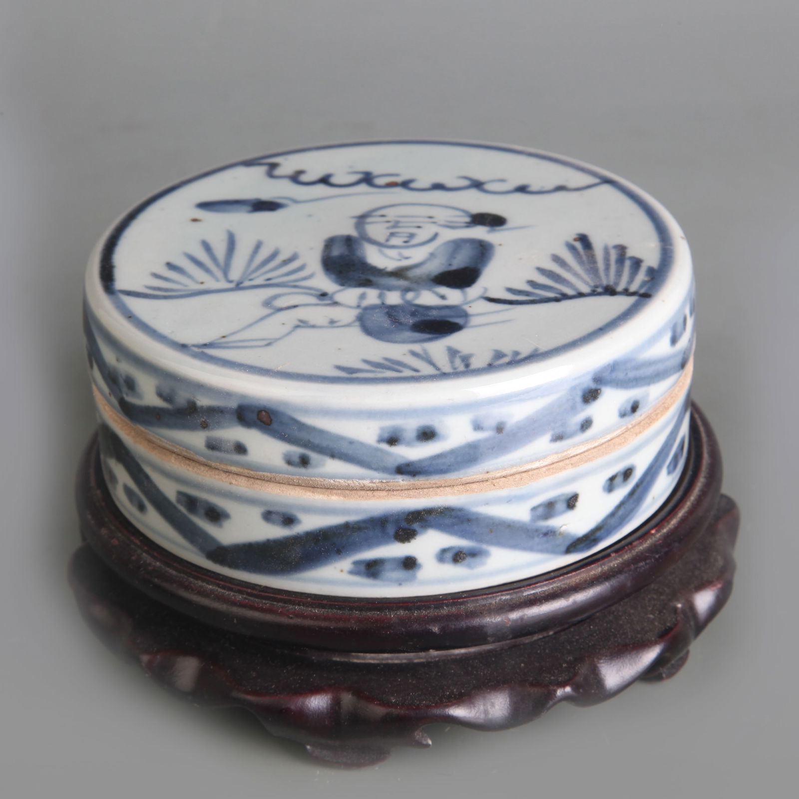 QIAN LONG PERIOD MARKED COW HORN CARVING BOWL WITH FIGURES: Qing Dynasty; High: 3.4 inch; Diameter:5 inch