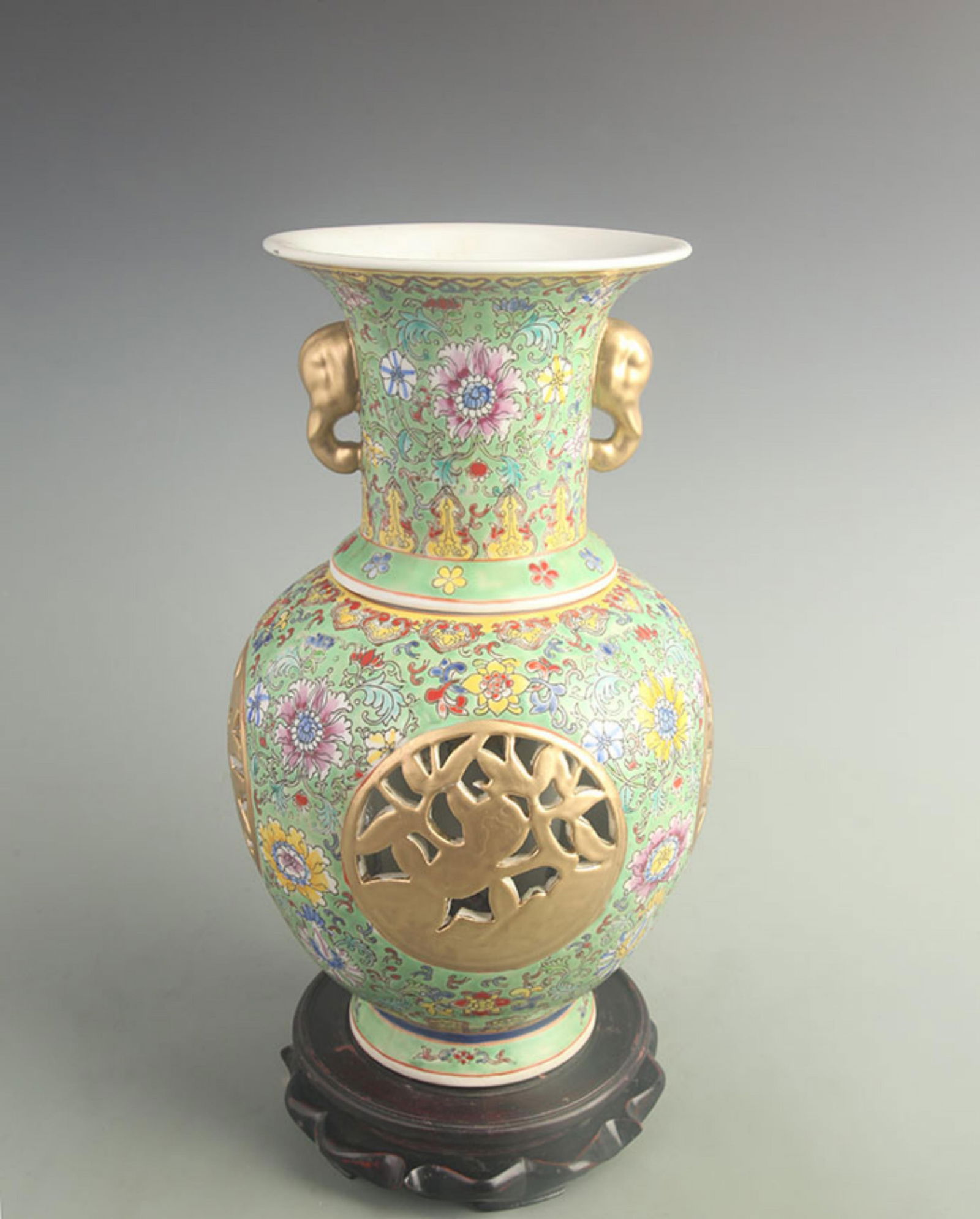 GREEN GROUND FOUR-SIDED INNER REVOLVING PORCELAIN VASE (1 of 5)