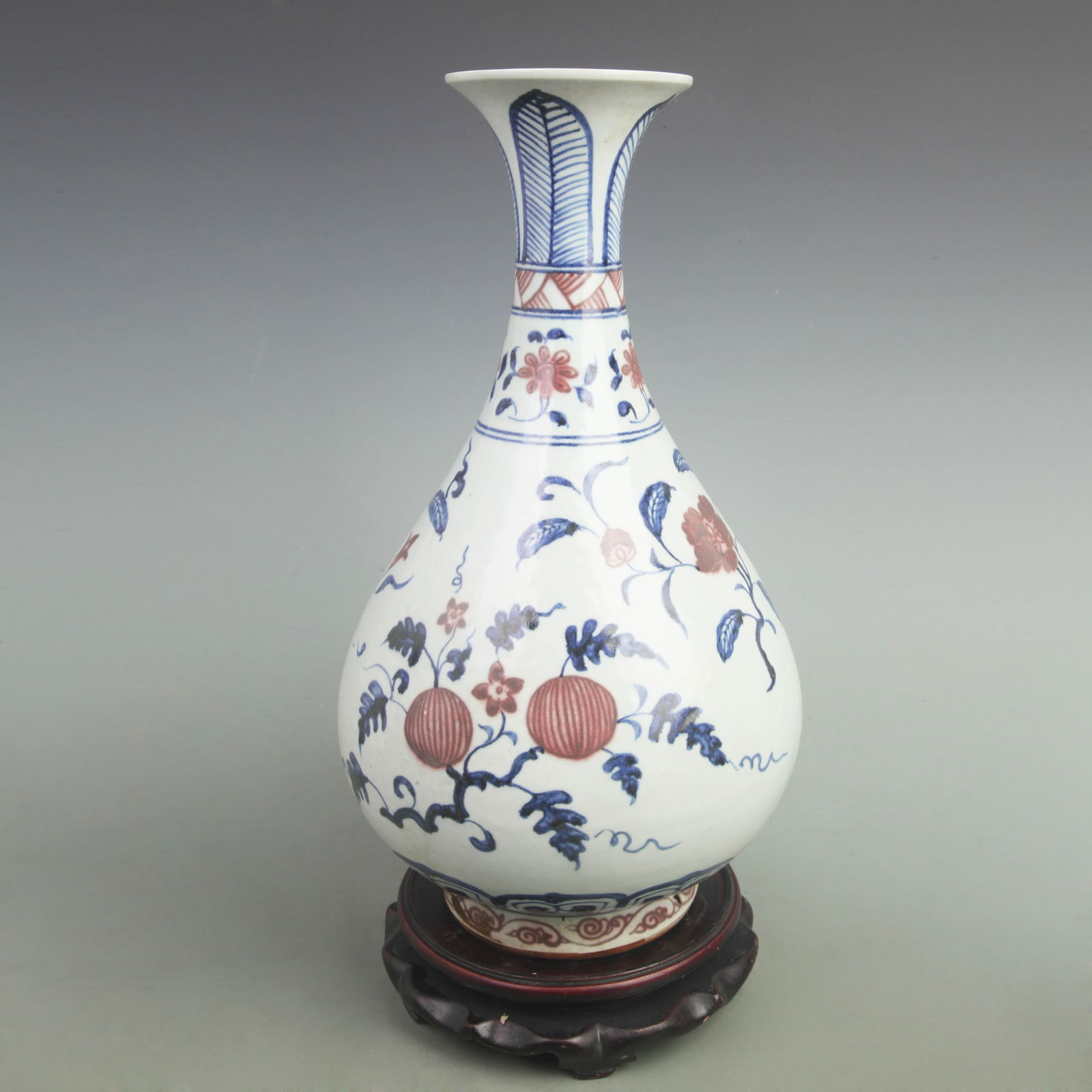 BLUE AND WHITE YOU LI HONG PATTERN PORCELAIN BOTTLE (1 of 6)
