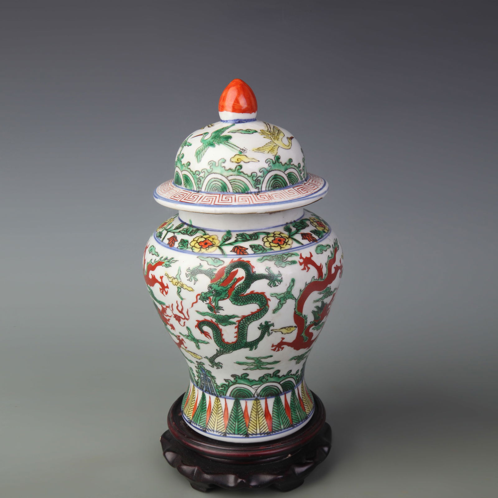 WUCAI COLORED DRAGON PATTERN PORCELAIN JAR: Ming Dynasty; High: 9.4 inch