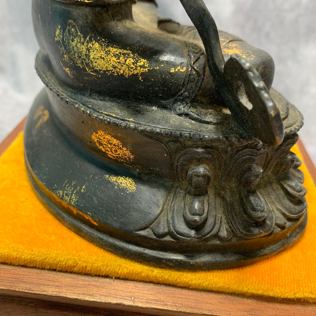 A FINE TIBETAN BUDDHIST STATUE - 5