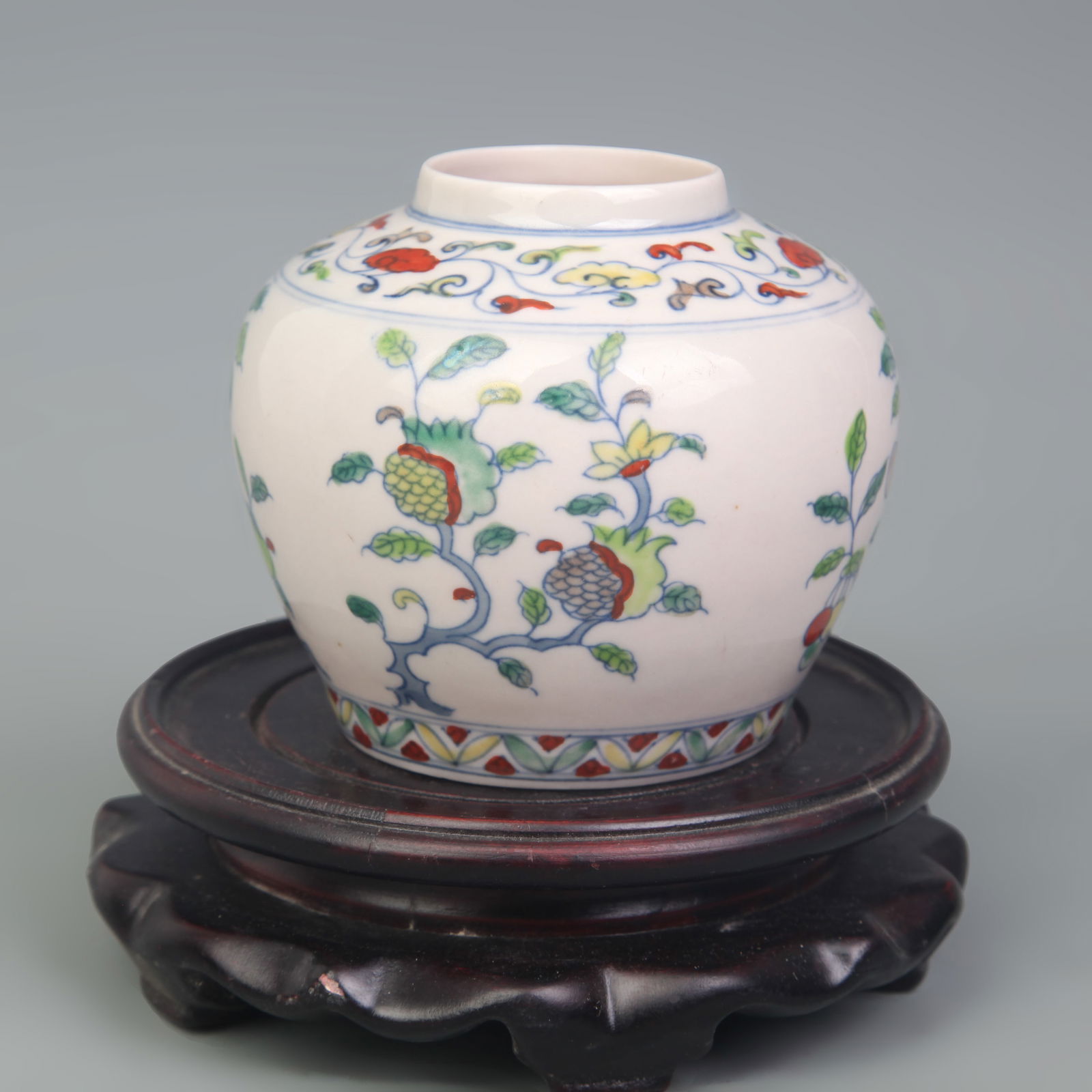 DOUCAI FLORAL AND FRUIT PATTERN SMALL JAR - 4