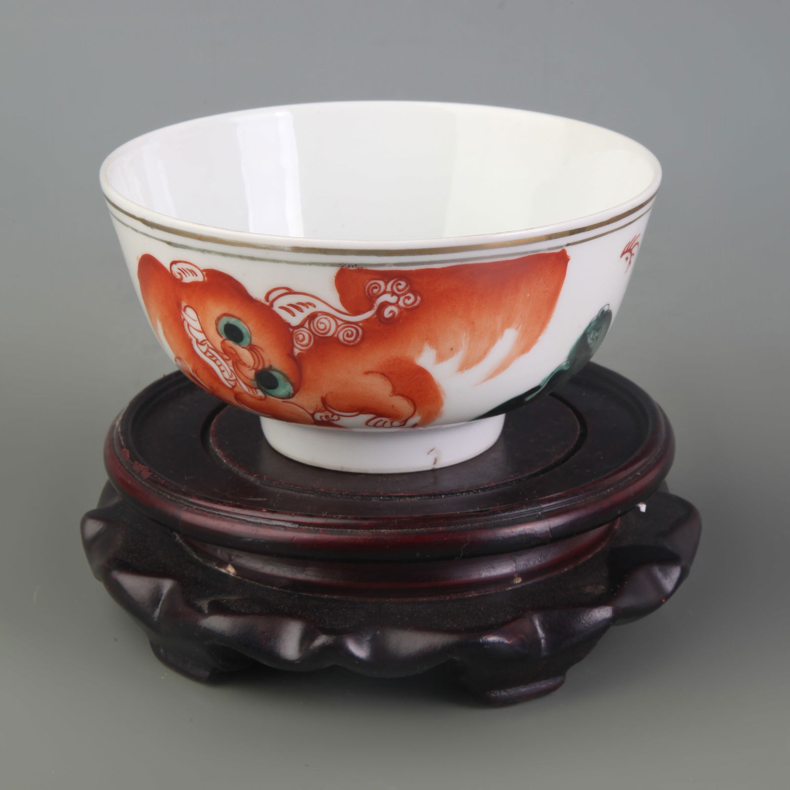 FAMILLE-ROSE LION PATTERN PORCELAIN BOWL (1 of 5)