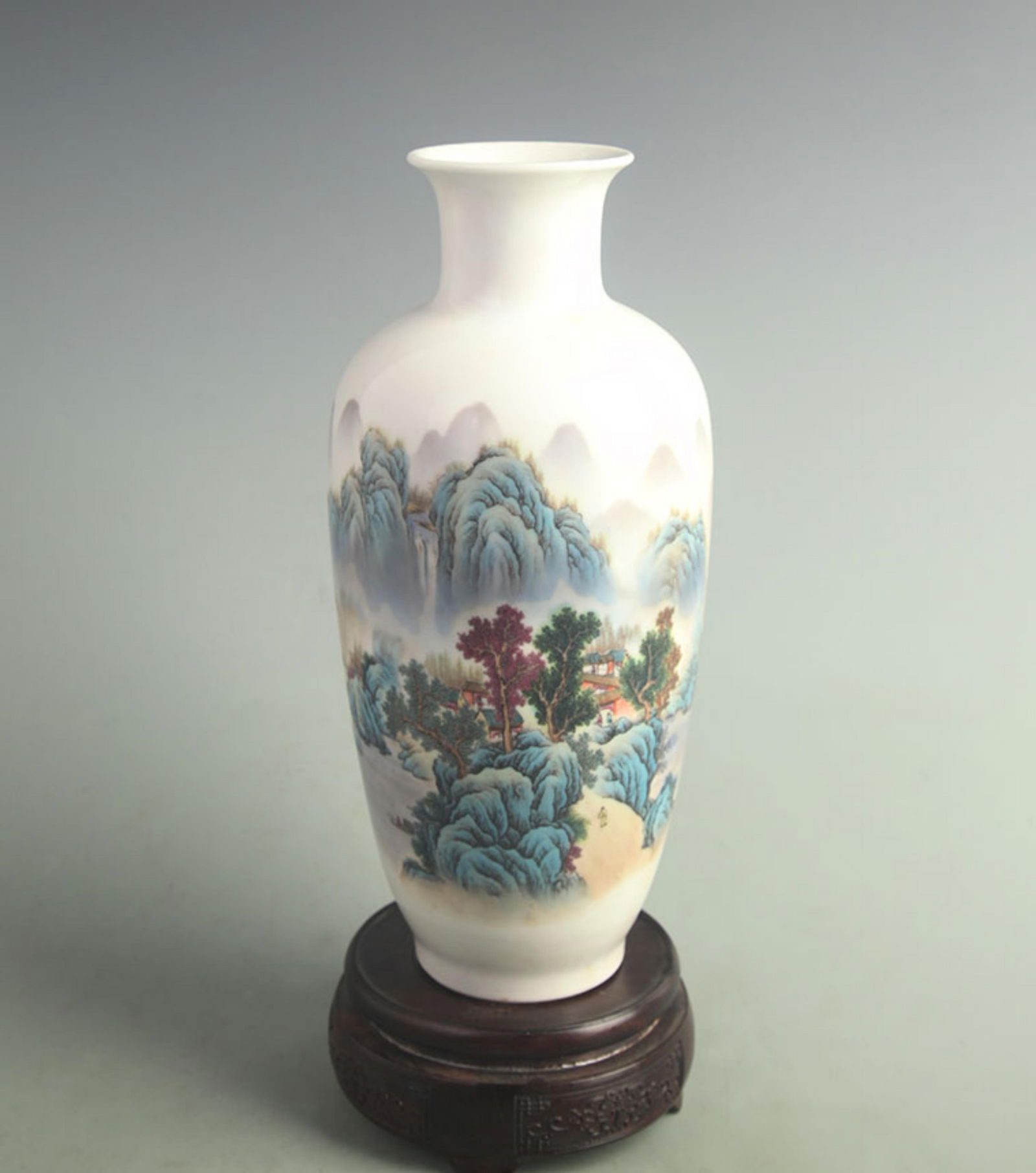 FAMILLE ROSE LANDSCAPE WINTER MELON STYLE PORCELAIN VASE: Qing Dynasty Qian Long Period; Diameter: High: 10.5 inch; Width: 4.50 inch