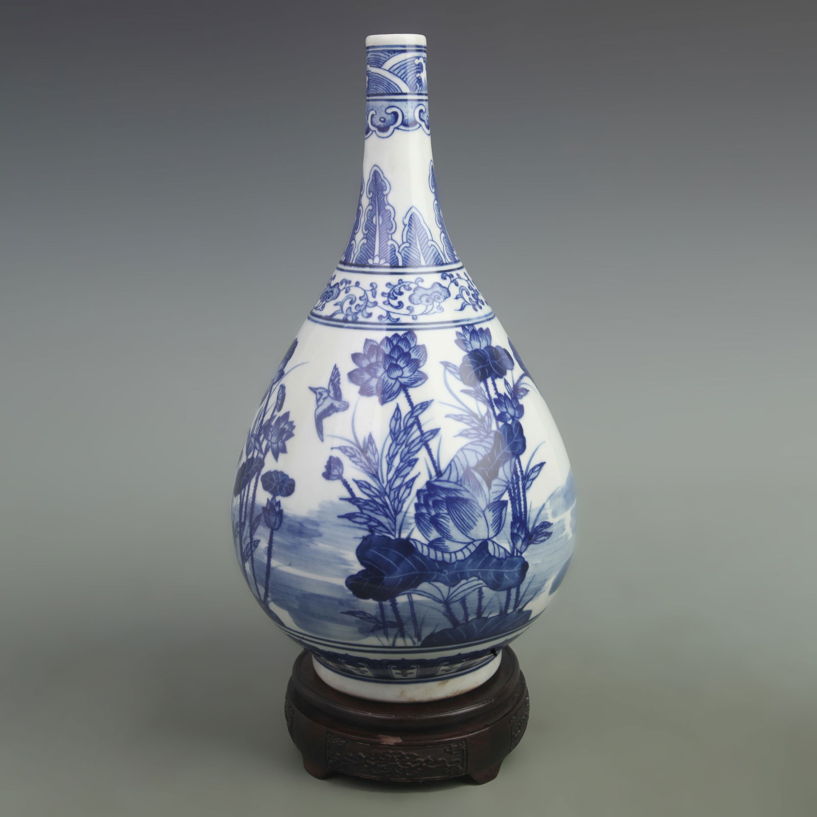 BLUE AND WHITE LOTUS PATTERN PORCELAIN VASE (1 of 5)