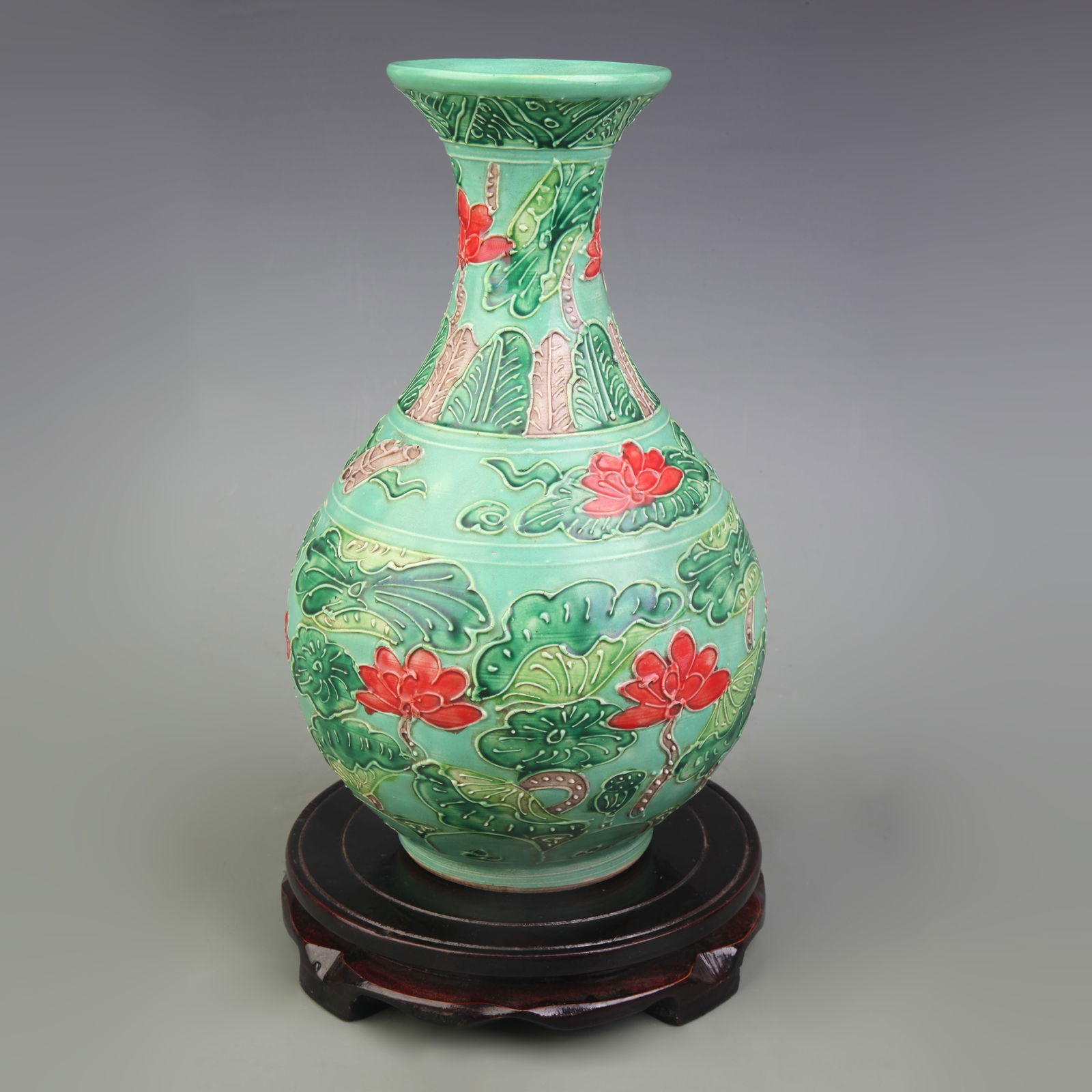 FAHUA GLAZED FLORAL-BIRD YU HU CHUN PORCELAINVASE (1 of 5)