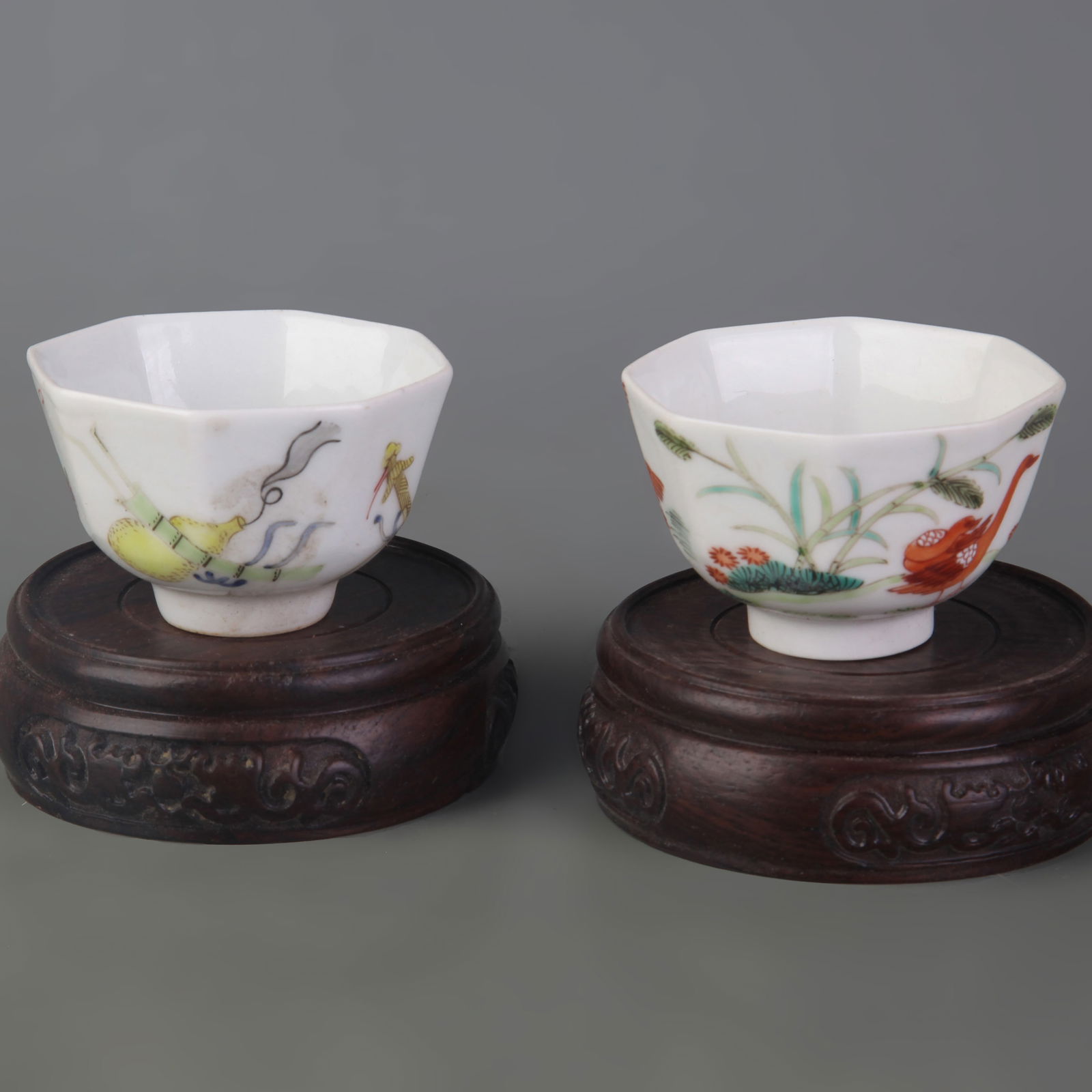 PAIR OF FAMILLE-ROSE FLORAL PATTERN SMALL CUPS (1 of 9)