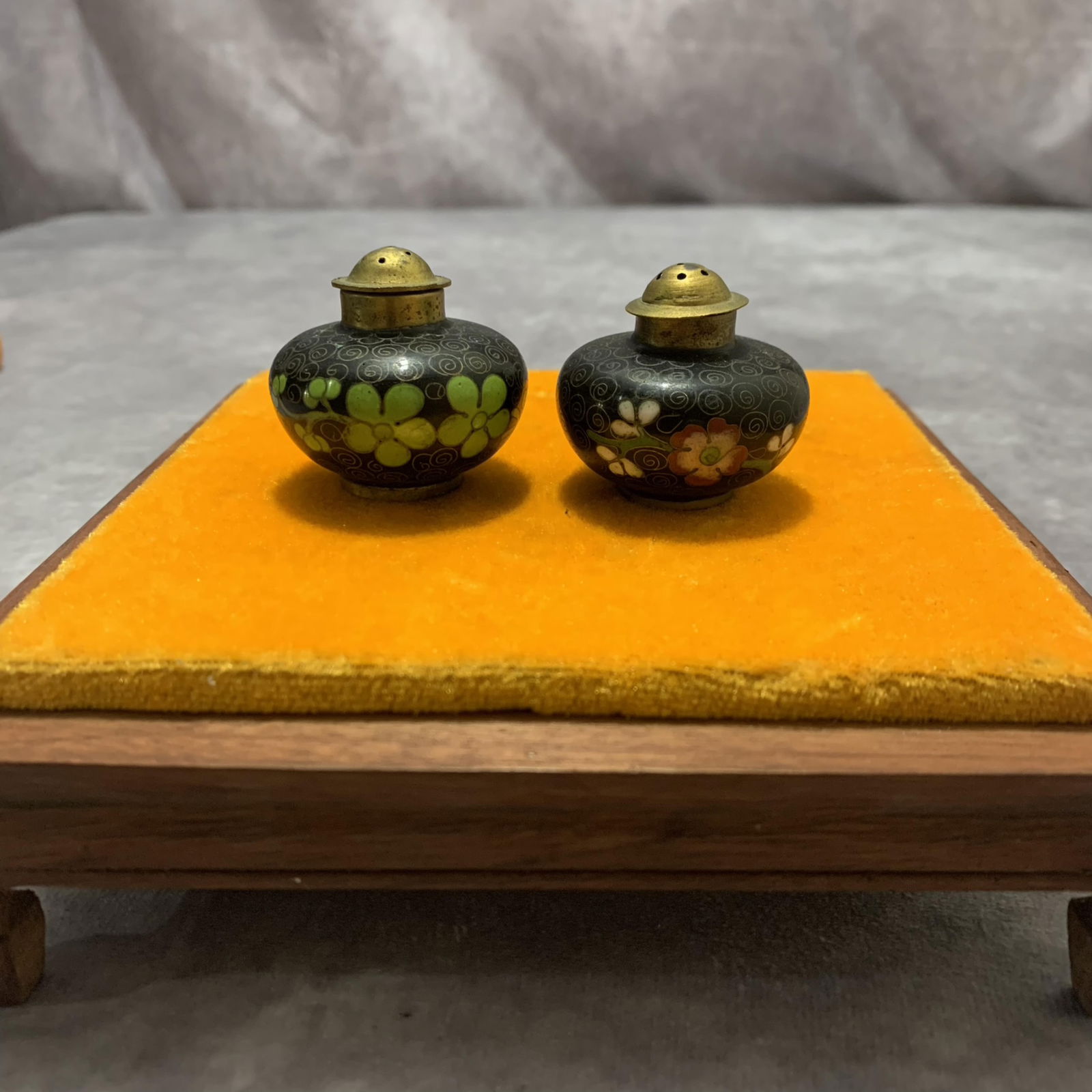 PAIR OF SMALL CLOISONNE ENAMEL SALT SHAKER: Modern, Long: 1.7 inch; Width: 1.7 inch; High: 1.6 inch;