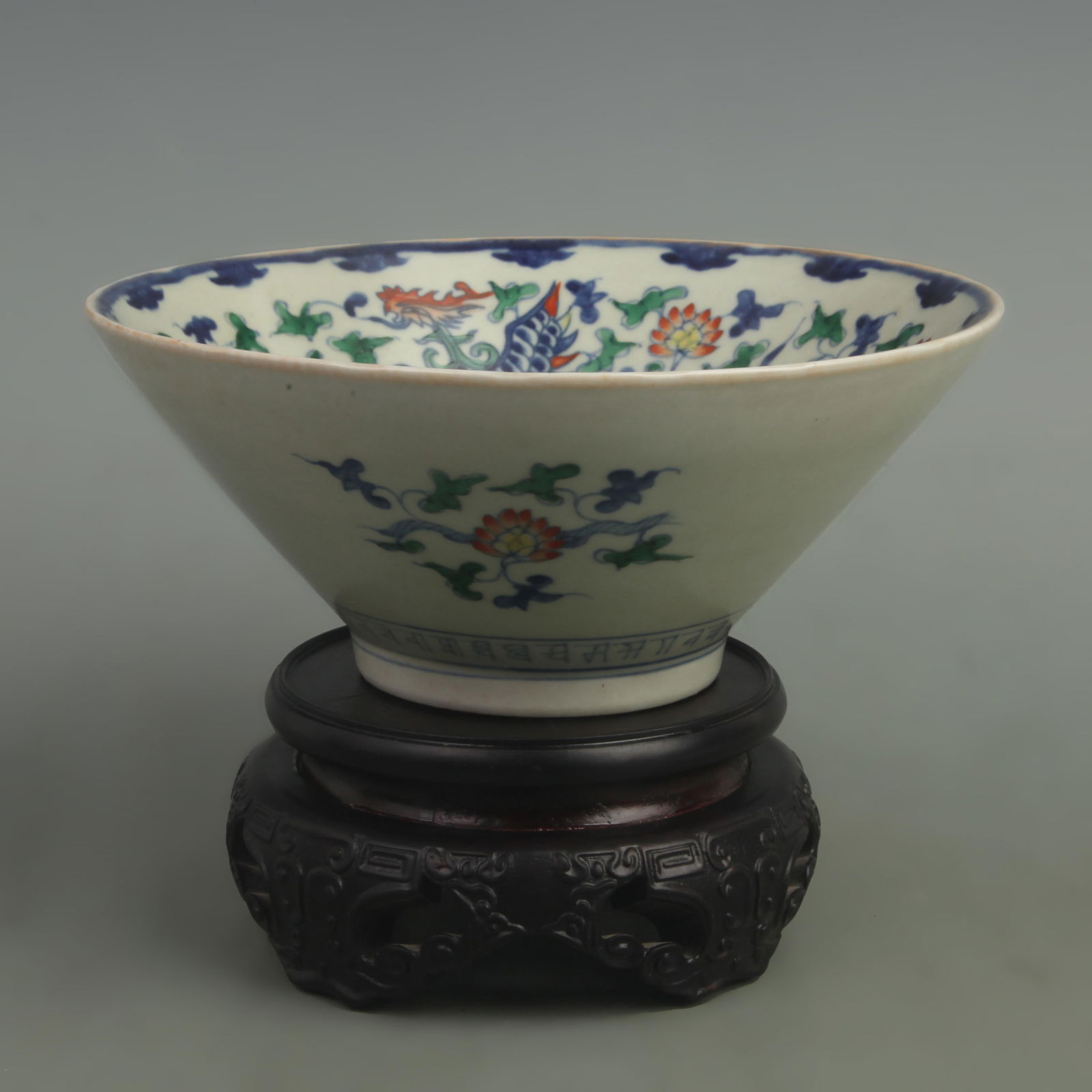 A FINE DOUCAI COLOR FLOWER PATTERN PORCELAIN BOWL: Qing Dynasty Wan Li Period, High: 3.8 inch; Diameter:8.5 inch;