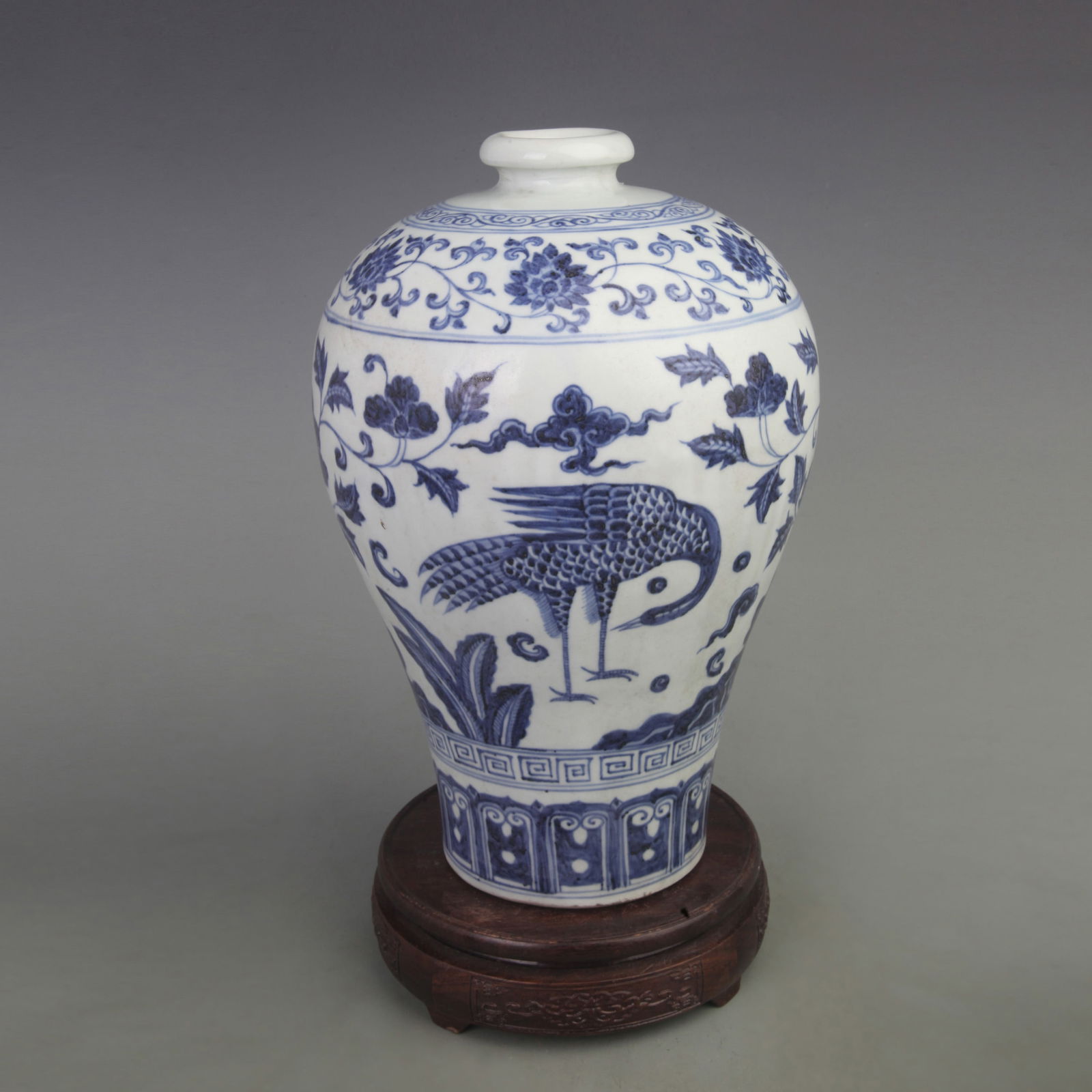 BLUE AND WHITE MEI STYLE PORCELAIN VASE WITH PHOENIX AND FLORAL PATTERN: Ming Dynasty Style, Diameter: 6.5 inch; High: 11.5 inch;