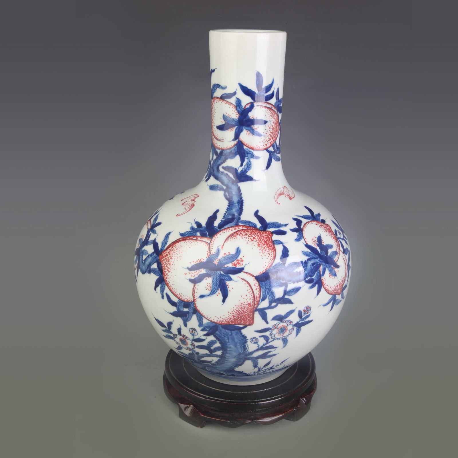 BLUE AND WHITE UNDERGLAZE RED PEACH PATTERN GLOBE VASE (1 of 5)
