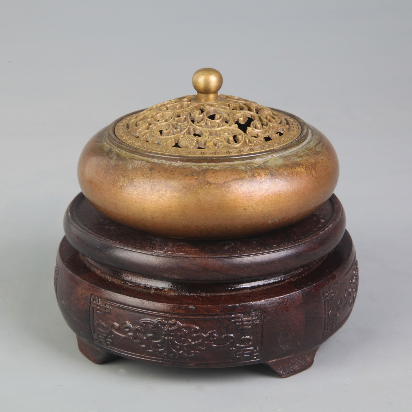 A FINELY CARVED FLOWER PATTERN BRONZE INCENSE BURNER (1 of 5)