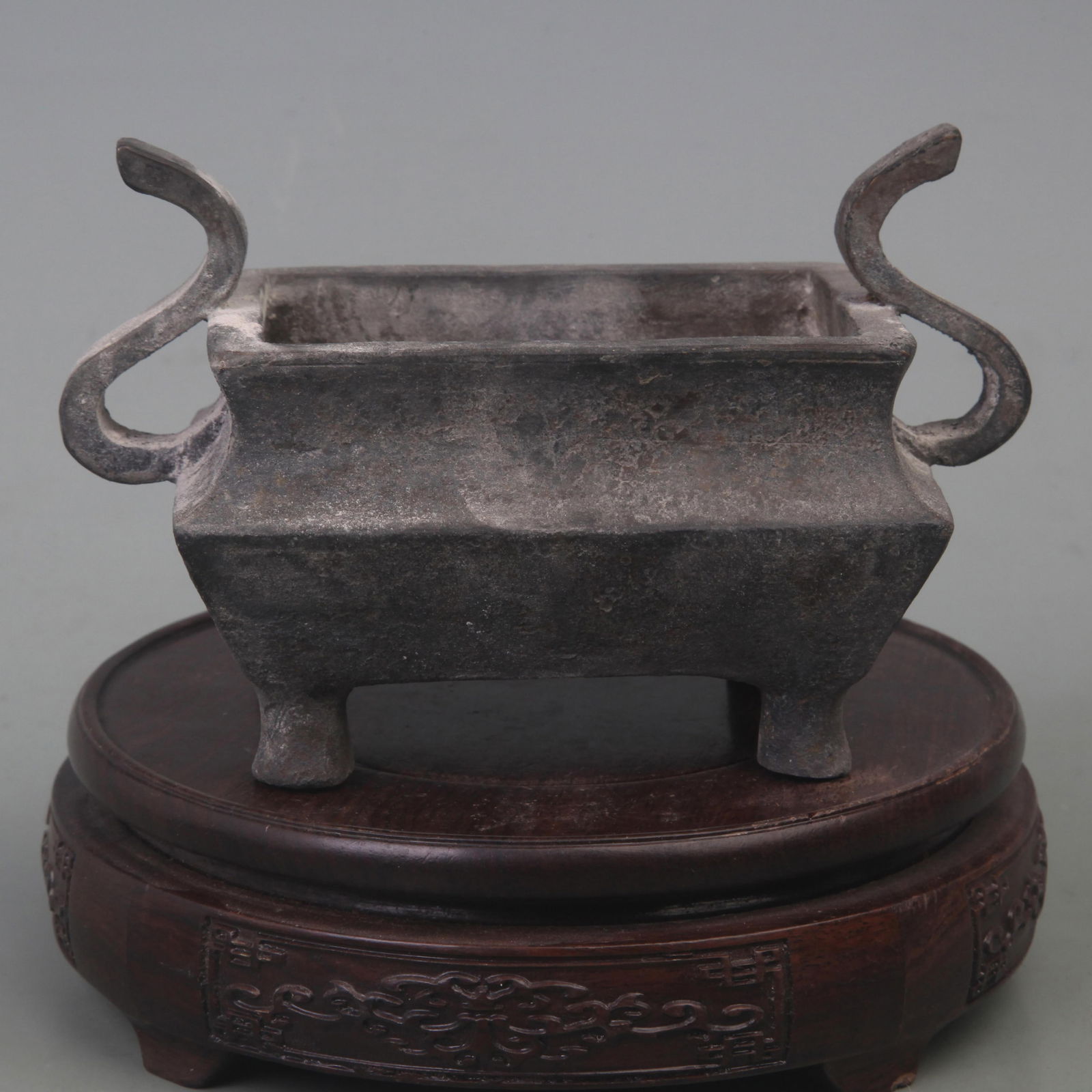 A FINE DOUBLE EAR BRONZE SQUARE SHAPED CENSER (1 of 6)