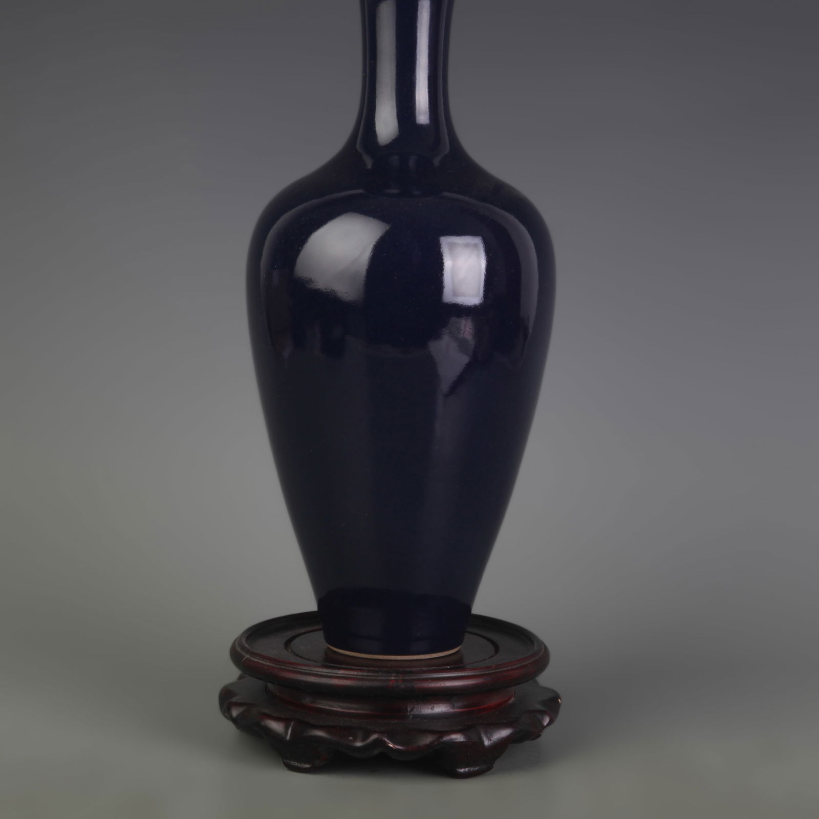 SACRIFICIAL BLUE-GLAZED PORCELAIN VASE - 3