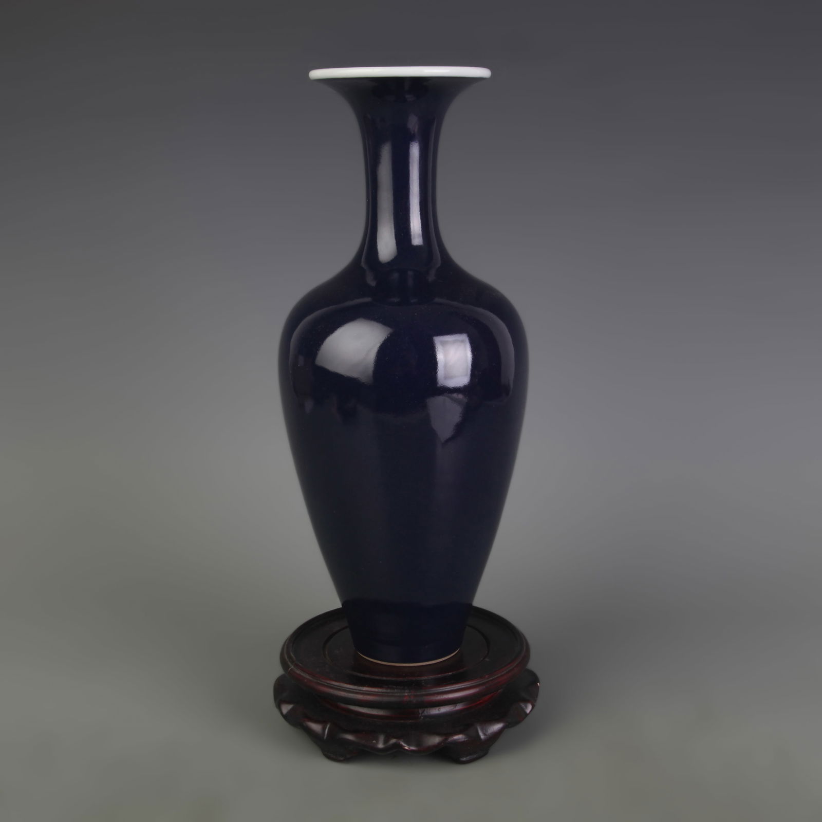 SACRIFICIAL BLUE-GLAZED PORCELAIN VASE - 4