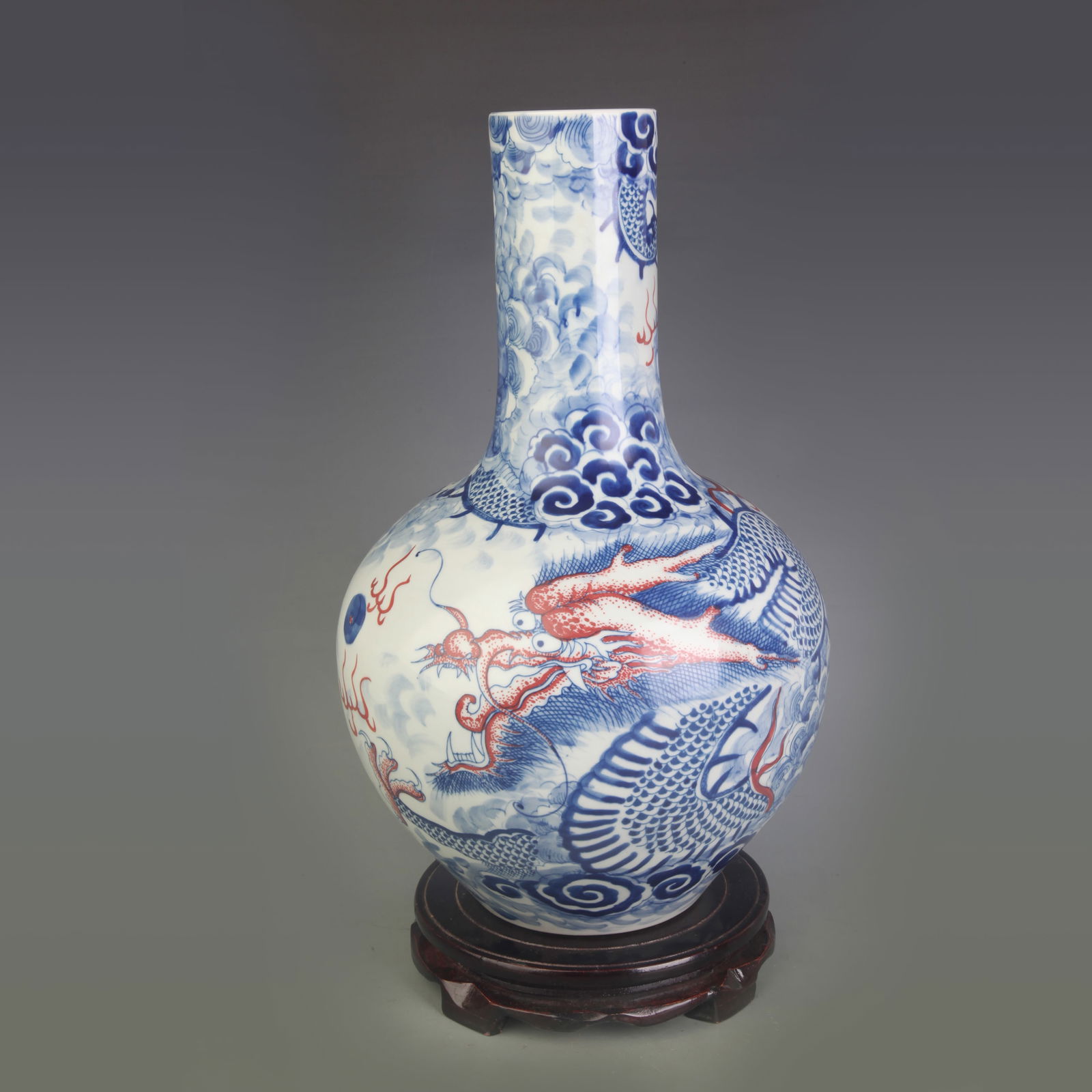 BLUE AND WHITE UNDERGLAZE RED DRAGON PATTERN GLOBULAR VASE (1 of 5)