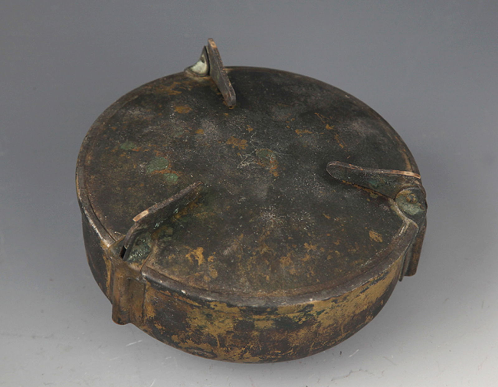 AN OLD BRONZE BURNER SET - 8