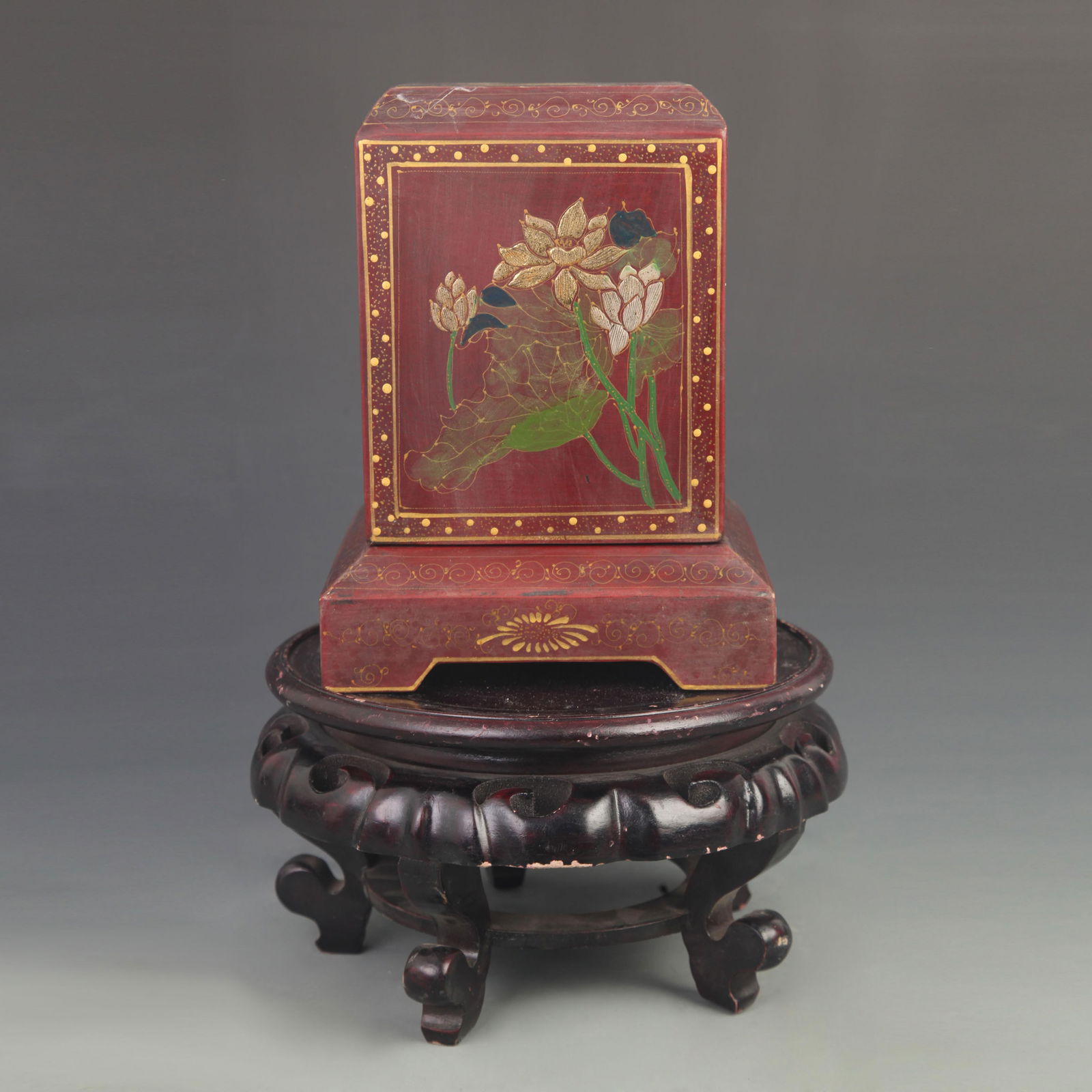 LACQUER BOX WITH GOLD PAINTED FLOWER PATTERN (1 of 6)