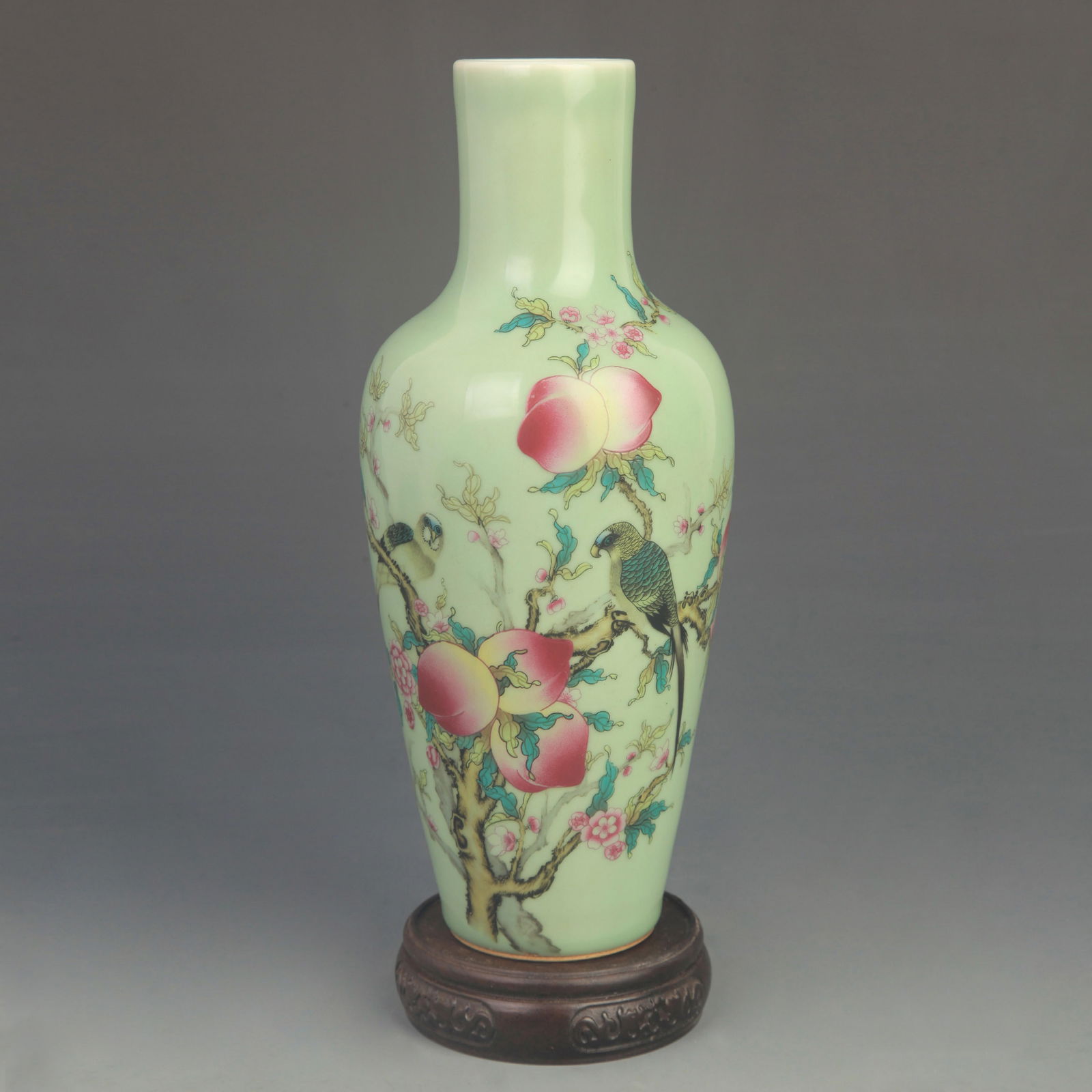 FAMILLE-ROSE FLORAL AND BIRD PATTERN PORCELAIN VASE: Qing Dynasty Qian Long Period; High: 10.5 inch; Diameter: 3.80 inch;