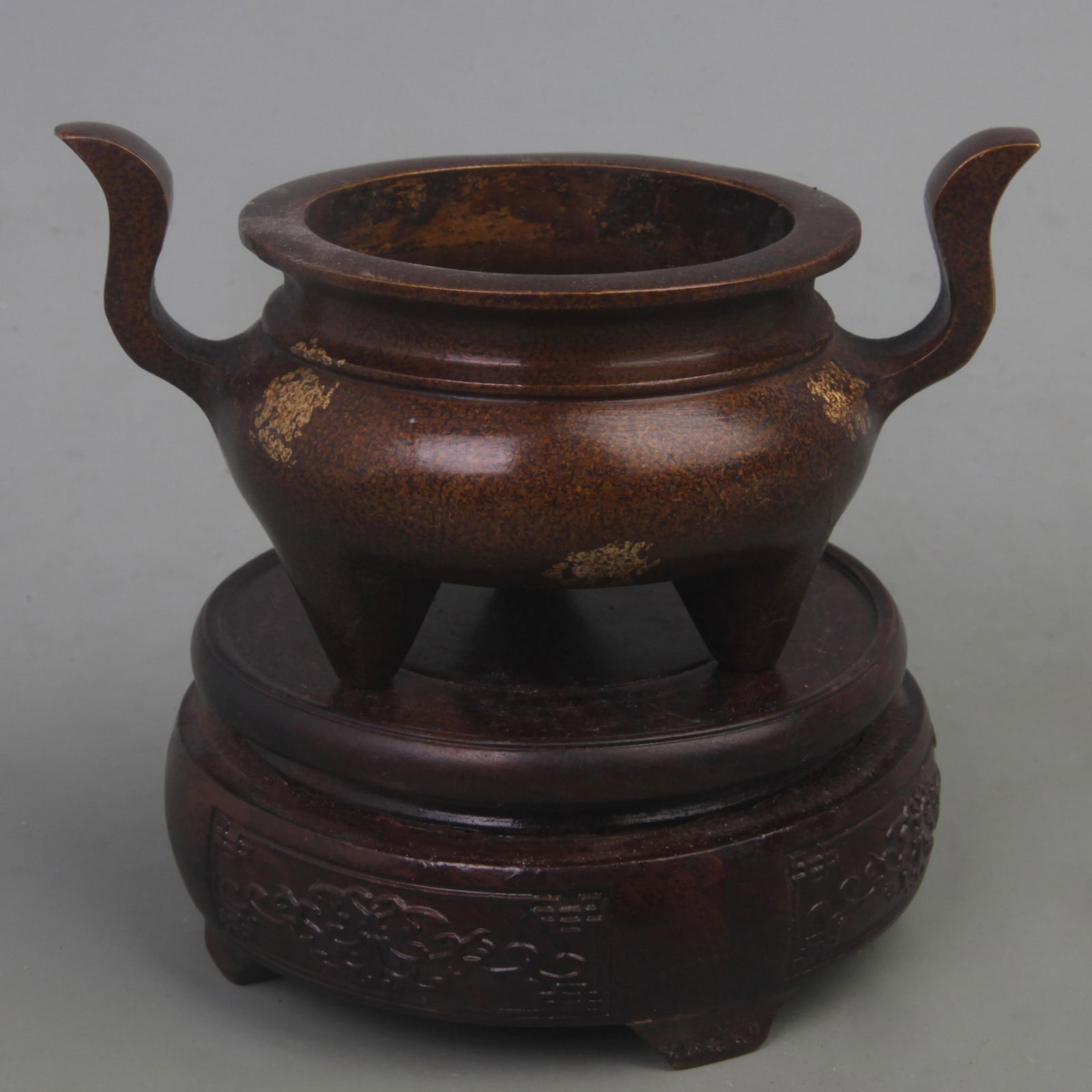 A FINE SPRINKLE GOLD THREE FOOT BRONZE CENSER (1 of 4)